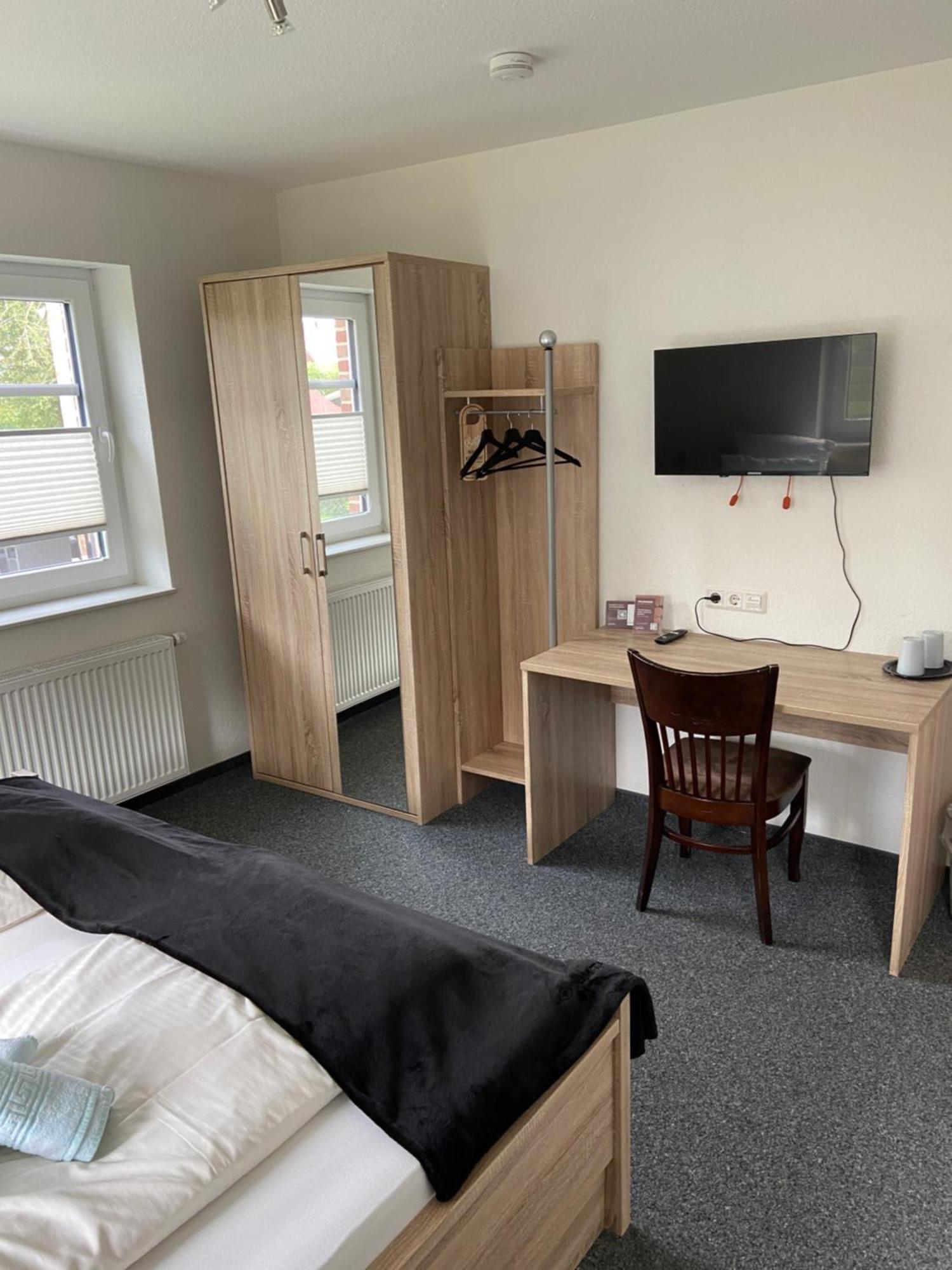 Hotel Zum Grossen Krug Wirdum Екстериор снимка